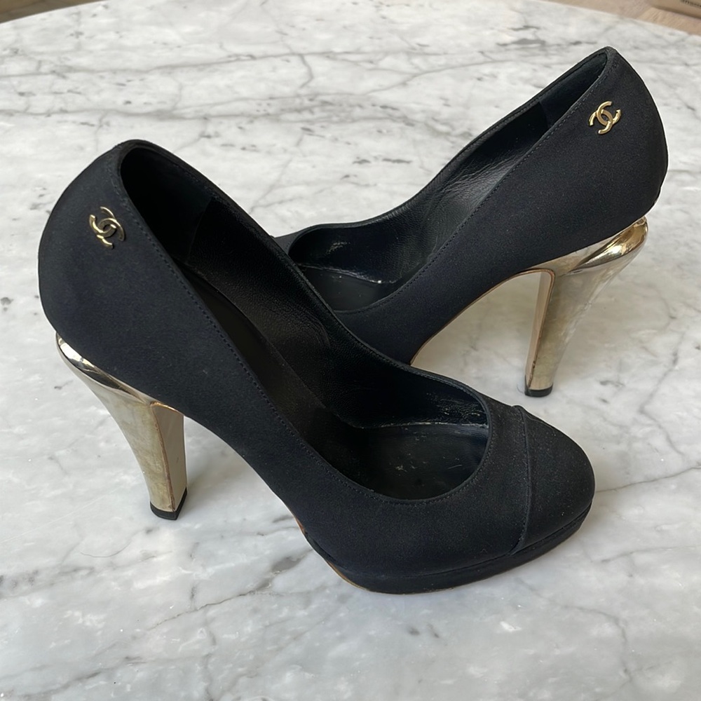Chanel Pumps